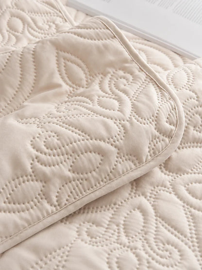 Vintage Damask Ultrasonic Quilted Bedding Set